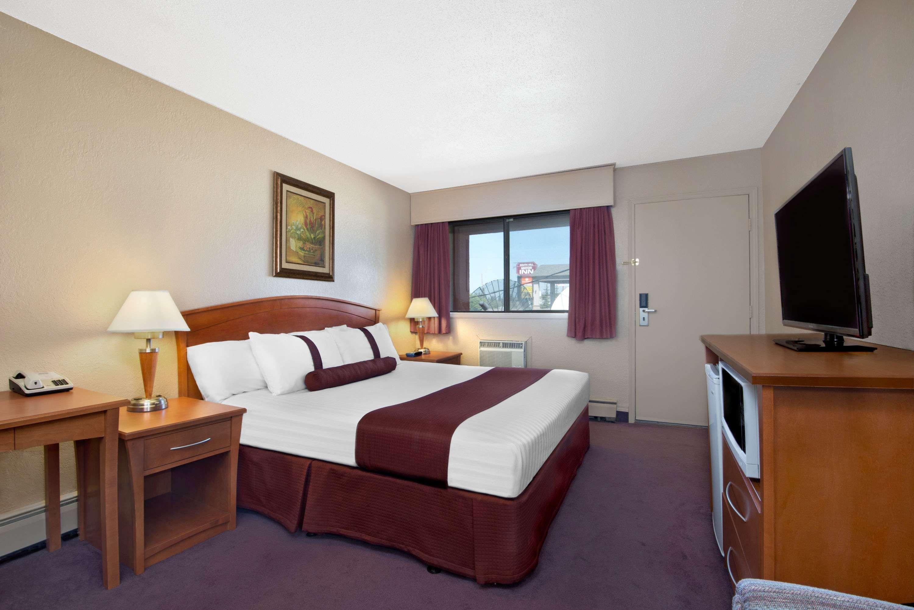 Howard Johnson By Wyndham Red Deer Exteriör bild