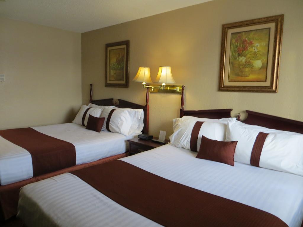Howard Johnson By Wyndham Red Deer Exteriör bild